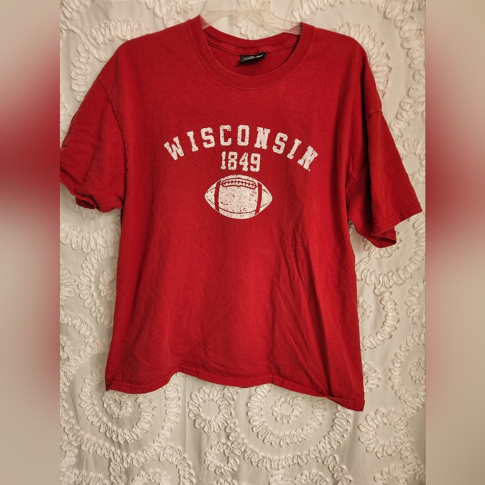 Vtg Wisconsin Badgers Football — Steve & Barry’s T-Shirt XXL red vintage